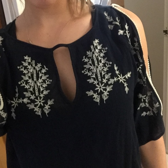 Brand new Hollister blouse - Picture 2 of 2