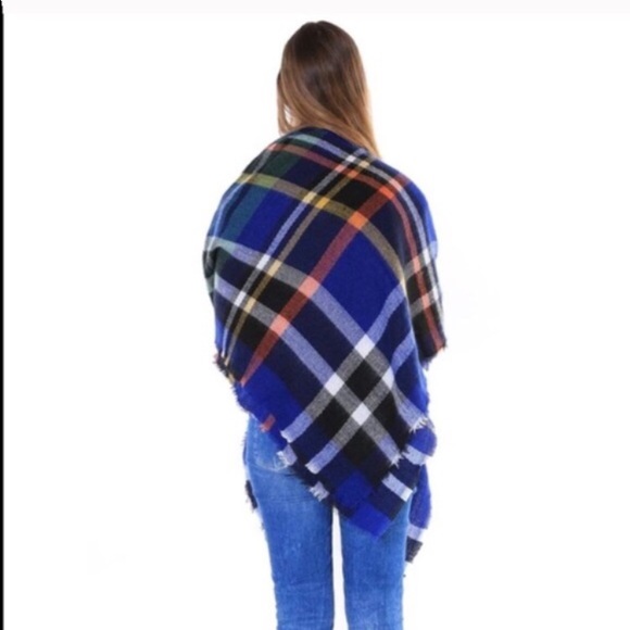 Blue Black Blanket Scarf - Picture 2 of 4