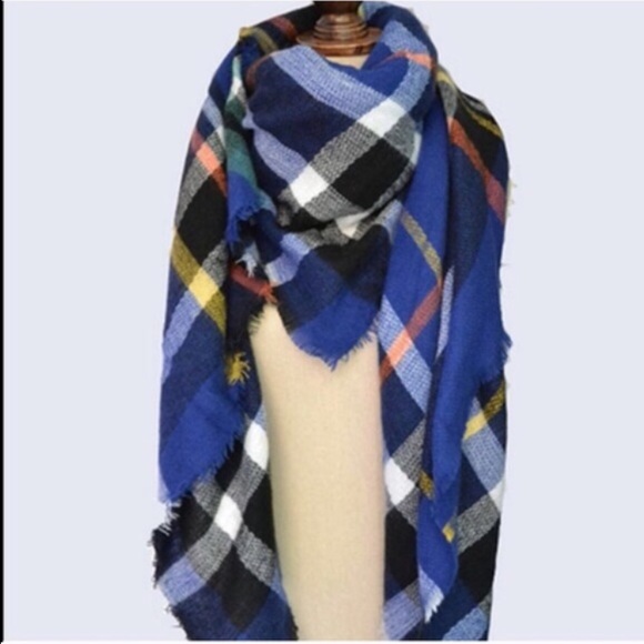 Blue Black Blanket Scarf - Picture 3 of 4