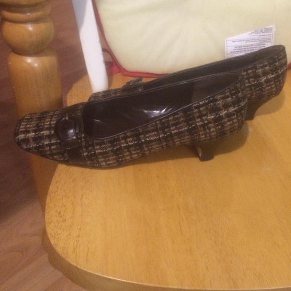 VanEli shoes - Picture 2 of 4