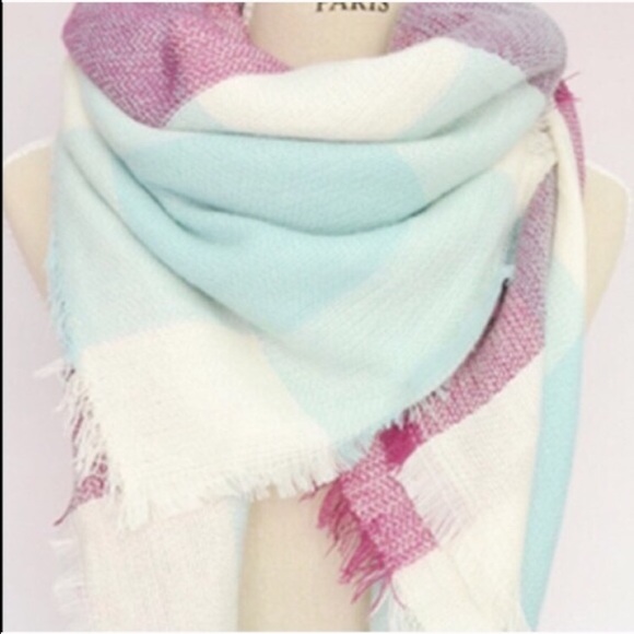 Purple Blanket Scarf - Picture 3 of 4