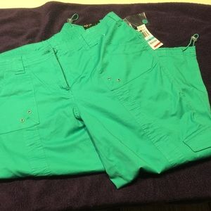 Capri green pants