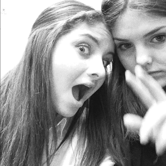 Meet your Posher, Elizabeth