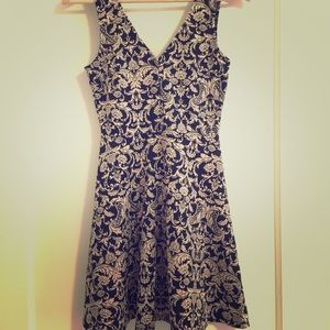 Elegant patterned design mini