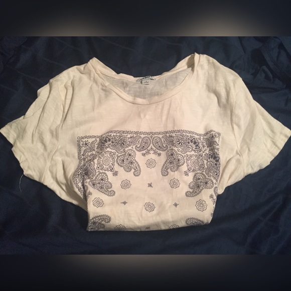 Old Navy Bandana Pattern  Navy & Cream Shirt - Picture 2 of 2