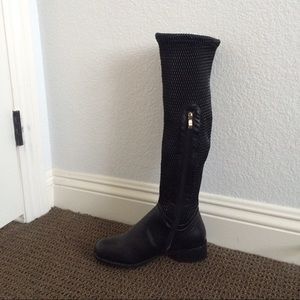 Black boots for Nicole