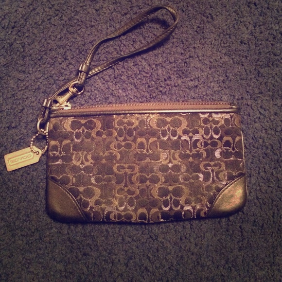 Coach wristlet - Picture 1 of 3