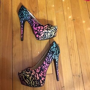 Women's high heel shoe size 11