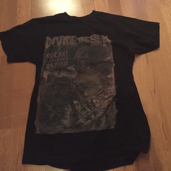 graphic tee