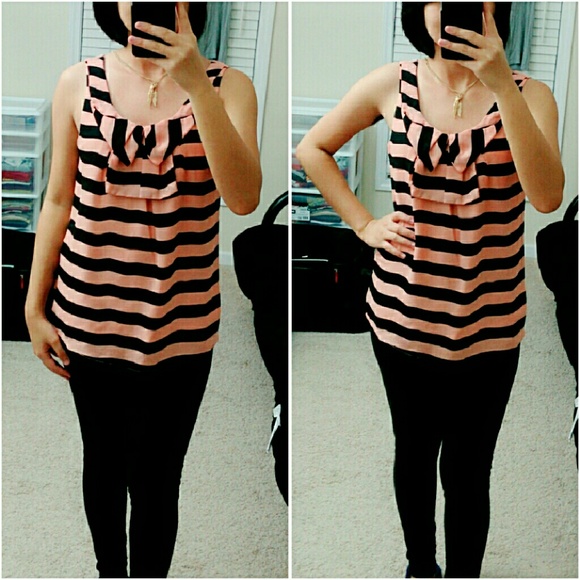 Tops - 💲13✂Bow Striped Top🎉3x HP🎉