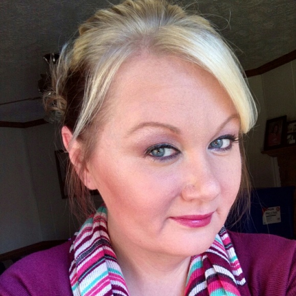 Meet your Posher, Angela - Picture 1 of 1