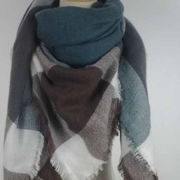 Black Grey Blanket Scarf - Picture 3 of 4