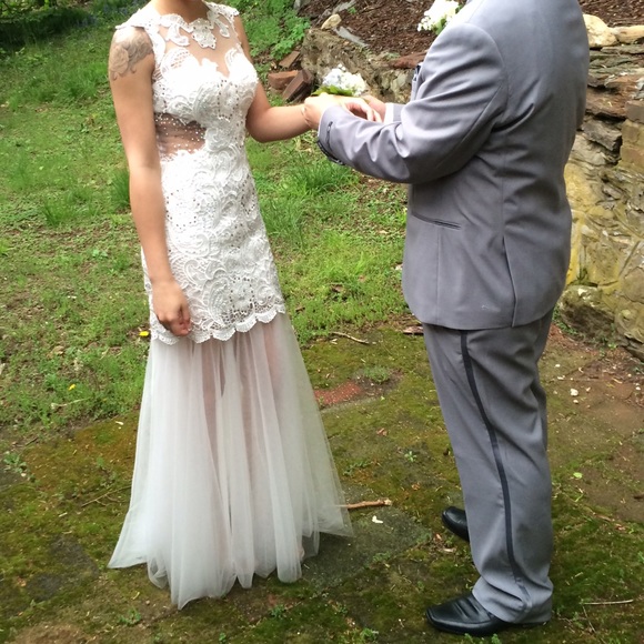 PERFECT PROM DRESS!! - Picture 3 of 4