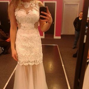 PERFECT PROM DRESS!!