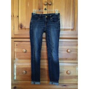 SOLD ✨ American Eagle Low-Rise Jeggings