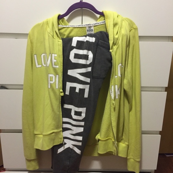 LOVE PINK Jogging Suit !
