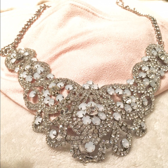 NWOT Silver studded collar necklace - Picture 3 of 4