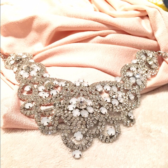 NWOT Silver studded collar necklace - Picture 4 of 4