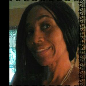 Meet your Posher, Deidra