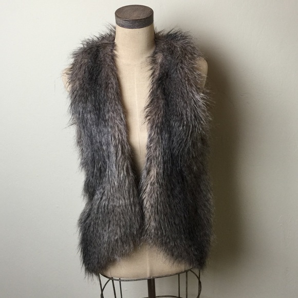 Ella Moss Jackets & Blazers - Fabulous Ella Moss faux fur vest