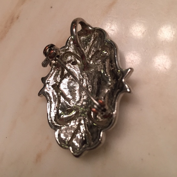 Brooch - Picture 2 of 3