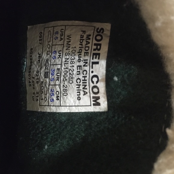 🚫 SOLD! Sorel Women's Caribou Boot - Picture 2 of 3