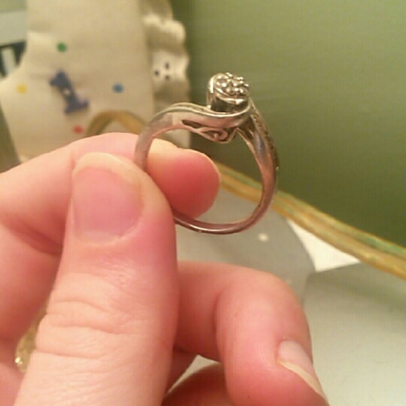 Silver ring - Picture 2 of 3