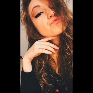 Meet your Posher, Hailey