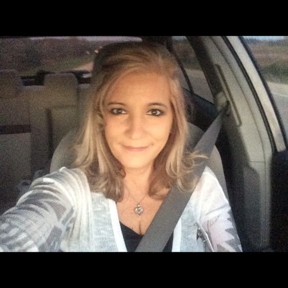 Meet your Posher, Dayna - Picture 1 of 1