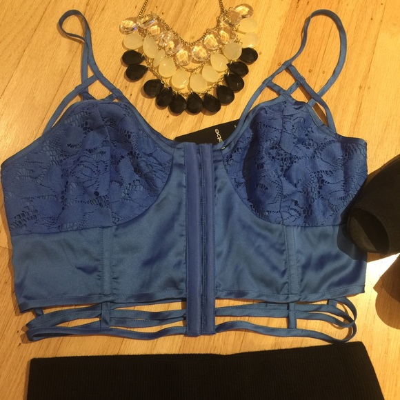 Bebe strap detail crop cami - Picture 2 of 4