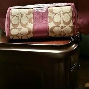 Coach wallet Berry color