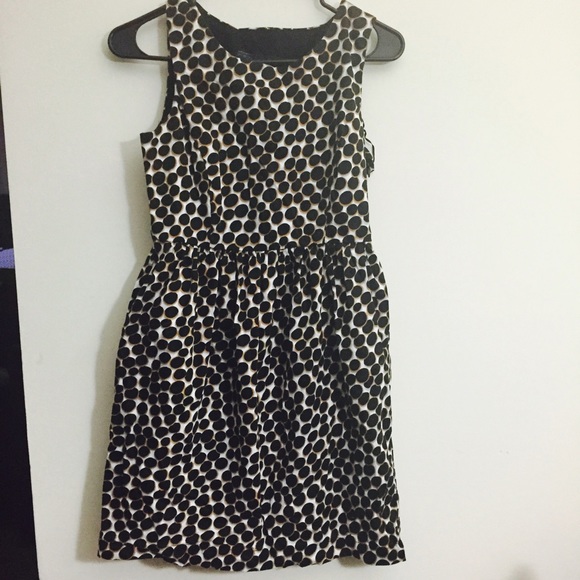 dress length just fit above the knee for 5'2"