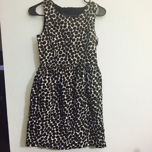 dress length just fit above the knee for 5'2"