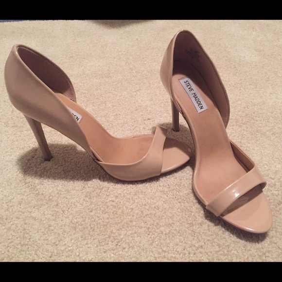 Steve Madden nude pumps