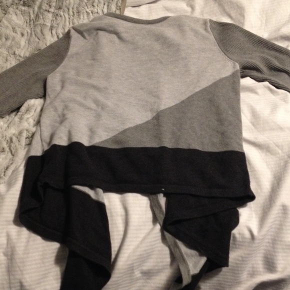 Cardigan - Picture 2 of 4