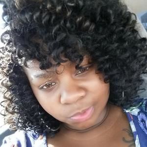 Meet your Posher, Monique