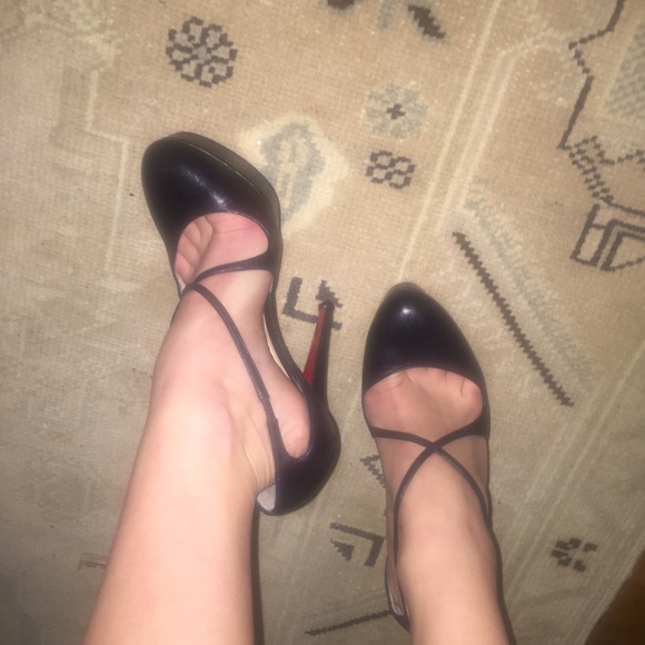 ‼️SOLD‼️Christian Louboutin 300 on ♏️ - Picture 2 of 4