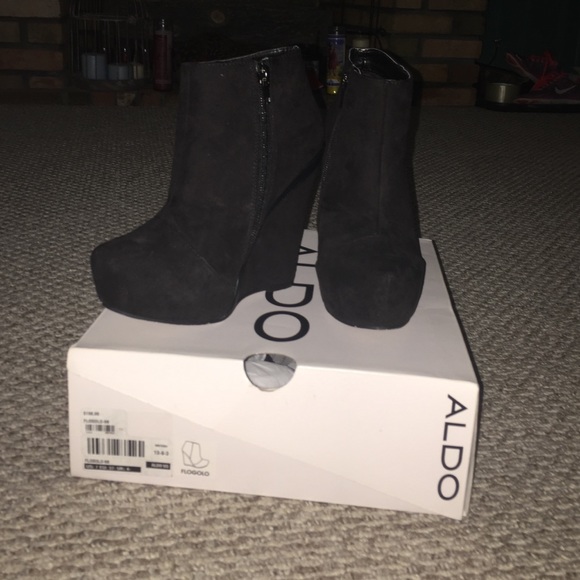 Aldo. Worn a few times. Size 7 black.