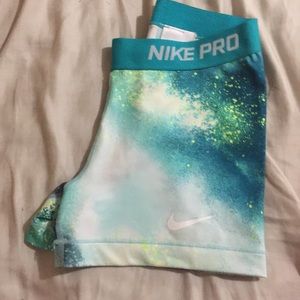 Rare Nike pros size small