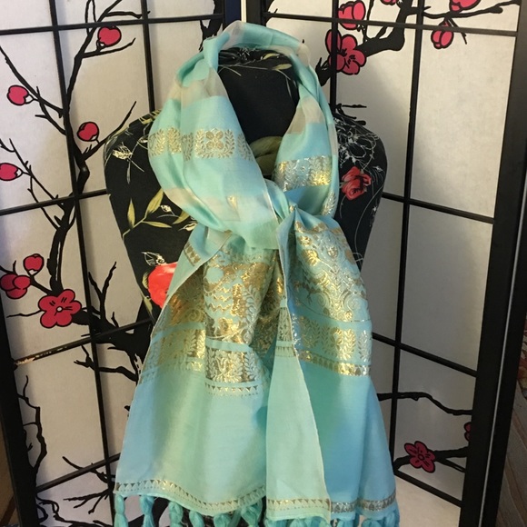 Accessories - Mint color shawl with gold threading