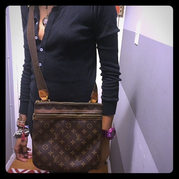 Authentic Louis Vuitton Cross Body Bag!