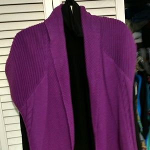 Long vest, black shirt