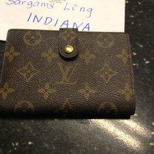 Authentic Louis Vuitton wallet Date code SD1916