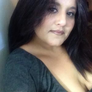 Meet your Posher, Desiree