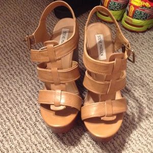 Steve Madden leather wedges