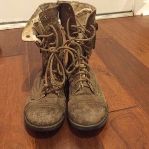 ON HOLD Roxy combat boots