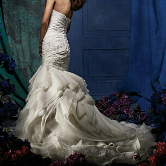 Alfred Angelo Wedding Dress - Picture 1 of 4
