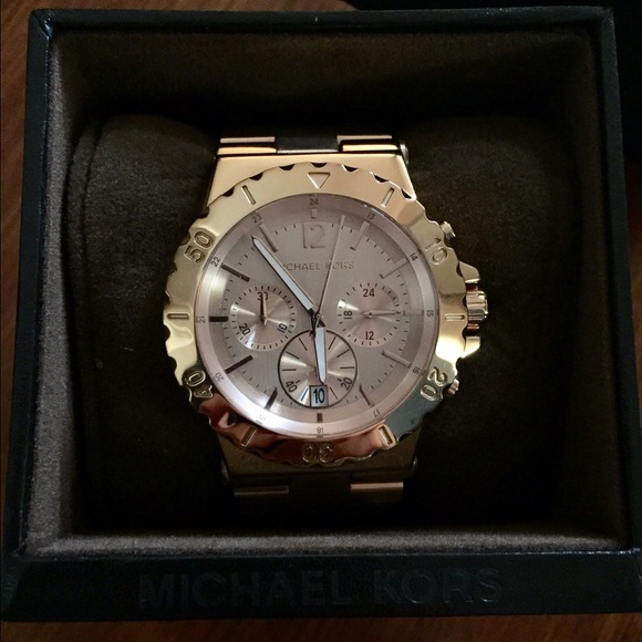 Michael Kors Rose Golden Stainless Steel Watch - Picture 1 of 4