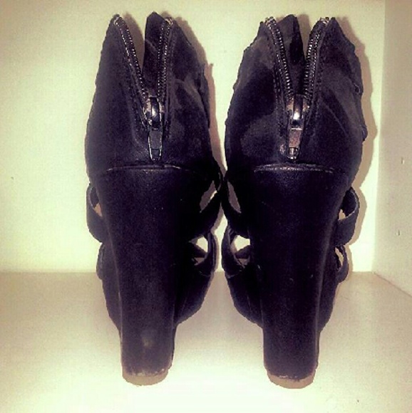 heels - Picture 2 of 2