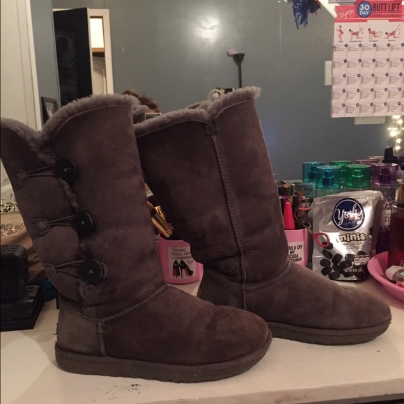UGG Bailey button boot size 8